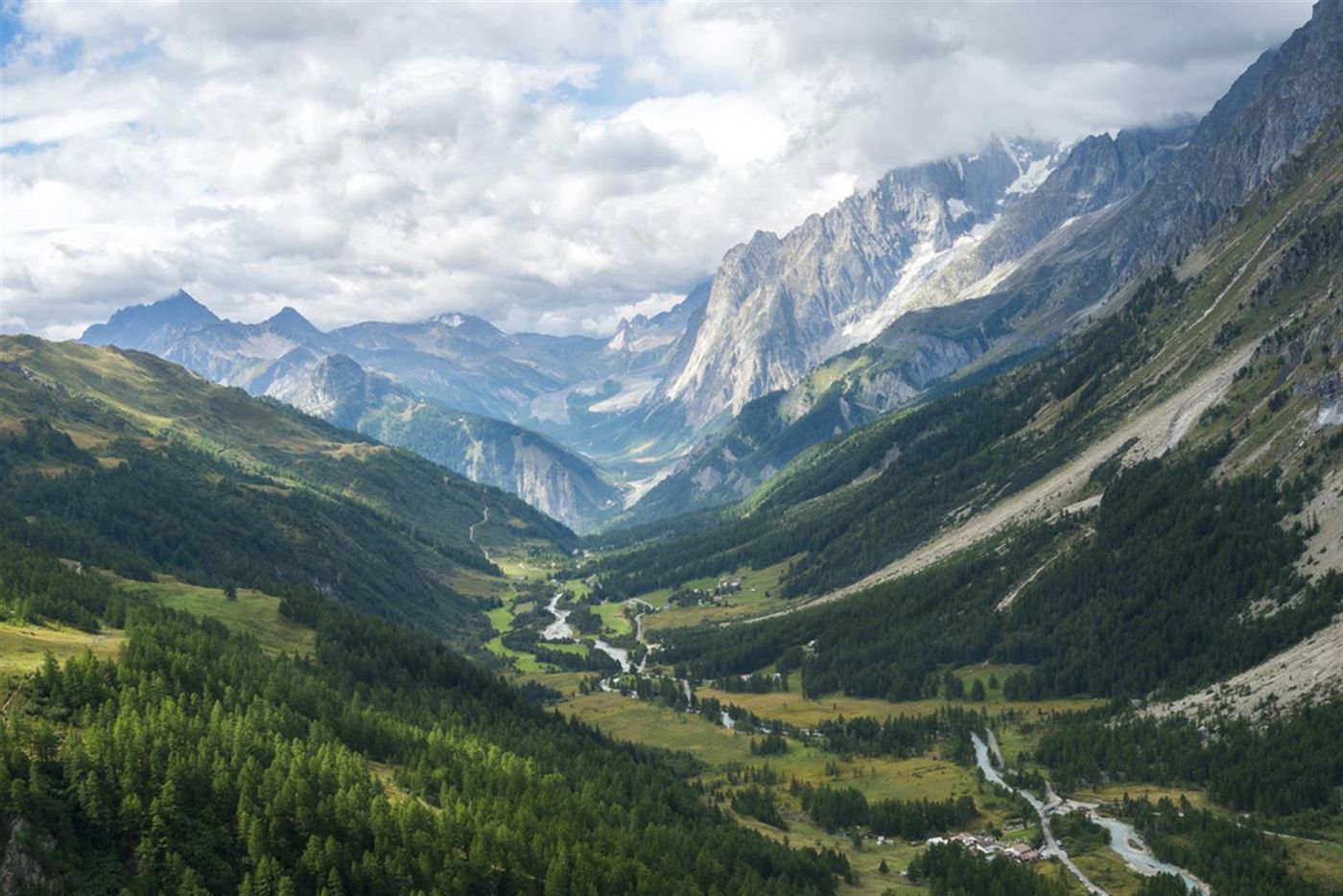 Valley on Tour du Mont blanc